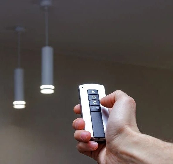 sterowanie multimediami i oświetleniem w mieszkaniu demo